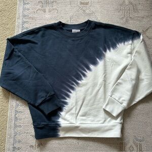 GAP Vintage Soft Cropped Sweatshirt in Size Small